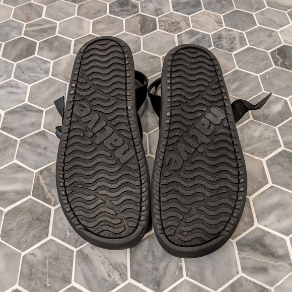 Native Shoes Men's Black Strappy Zurich Sandals - Picture 5 of 7